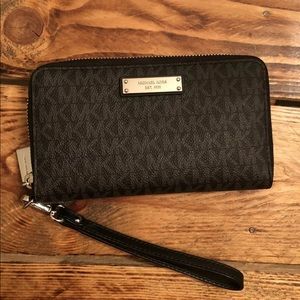 Michael Kors Clutch ~100% Authentic
